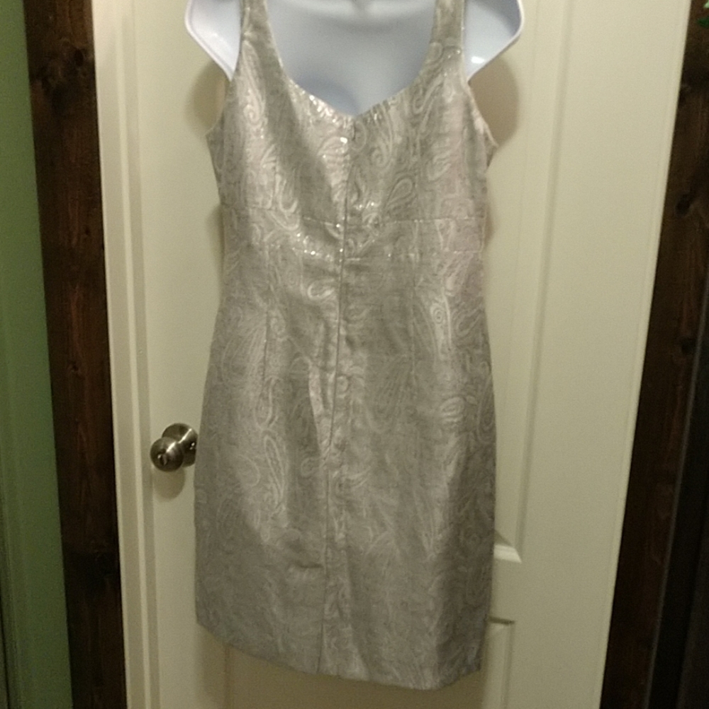 INC Sleeveless Sheath Dress Grey/Silver Metallic Paisley Print Sz 6 Classiccore - Picture 15 of 16